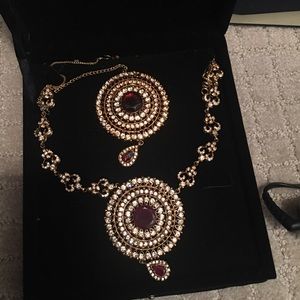 Pakistani tikka and necklace